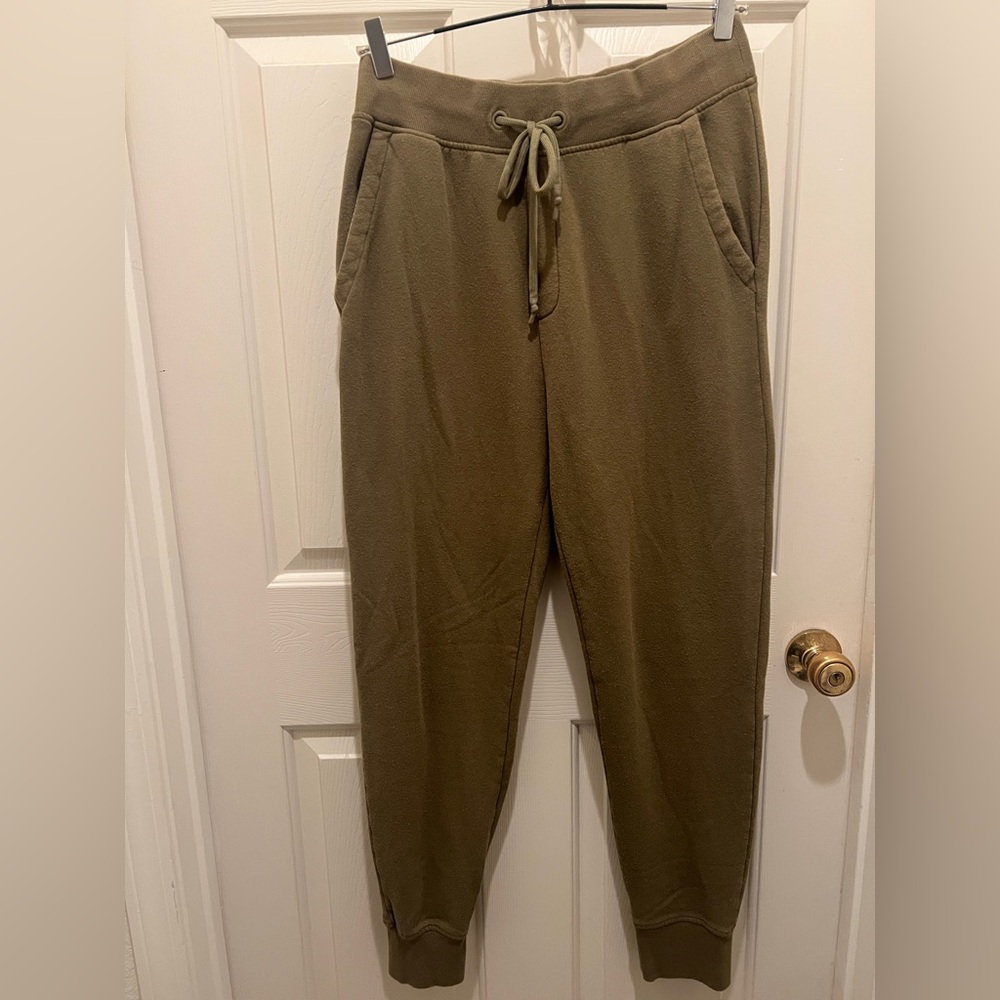 UGG Ericka Jogger Women’s Medium in Olive